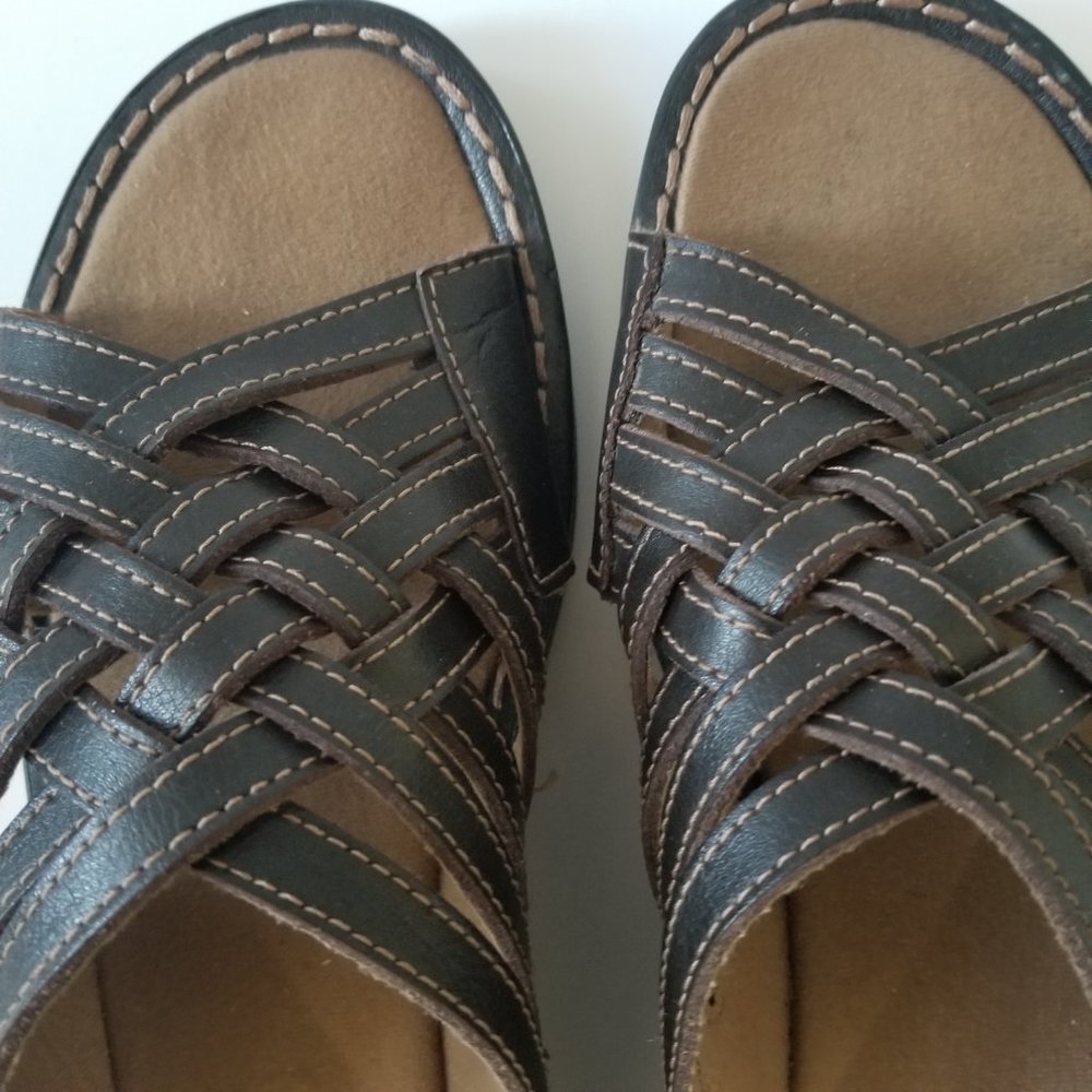 Clarks Brown Leather Criss Cross Strappy Wedge Sandals (size 7) - Picture 6 of 7
